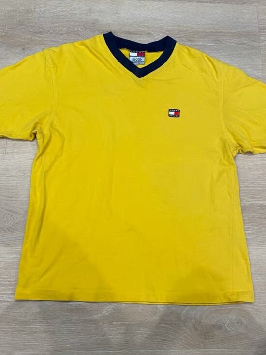 Vintage VTG Tommy Hilfiger Tommy Jeans V-neck Shirt Size Medium RN66476 - Picture 1 of 4